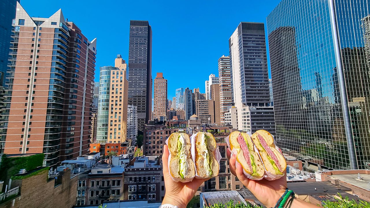 Le bagel à New York : un voyage entre héritage et modernité